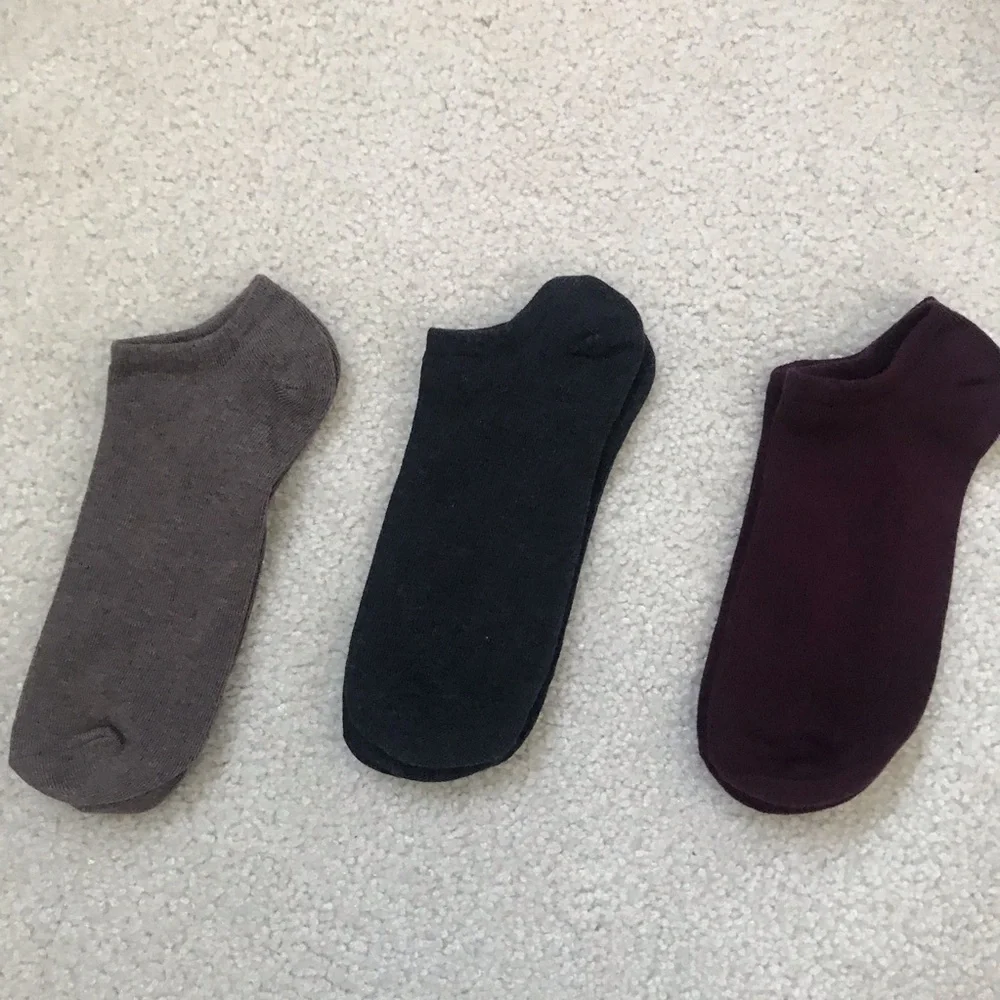 NWOT Set of 5 Low-Cut Socks – Striped & Solid Colors